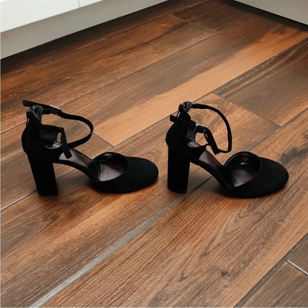 Bleecker & Bond LORA Suede Heels Size 7.5 - Picture 2 of 9